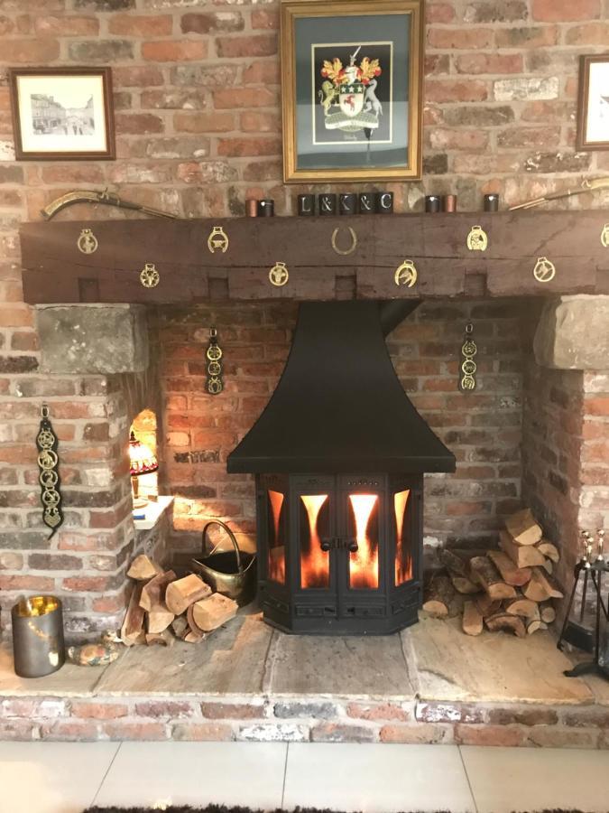 Mickering Barn Bed & Breakfast Aughton Екстериор снимка