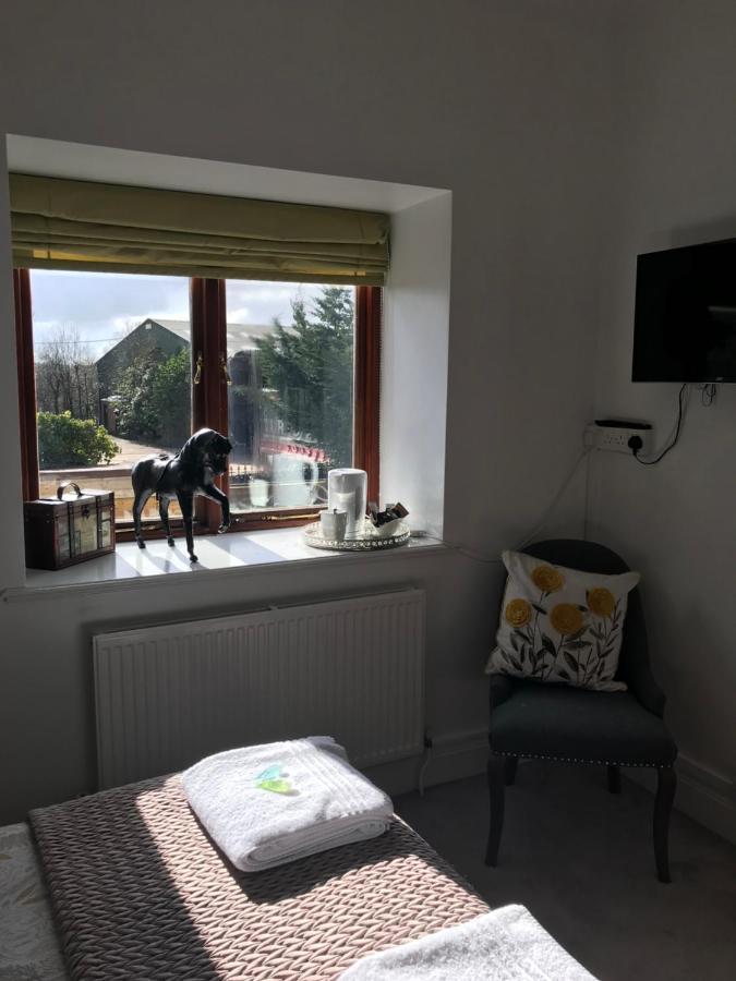 Mickering Barn Bed & Breakfast Aughton Екстериор снимка